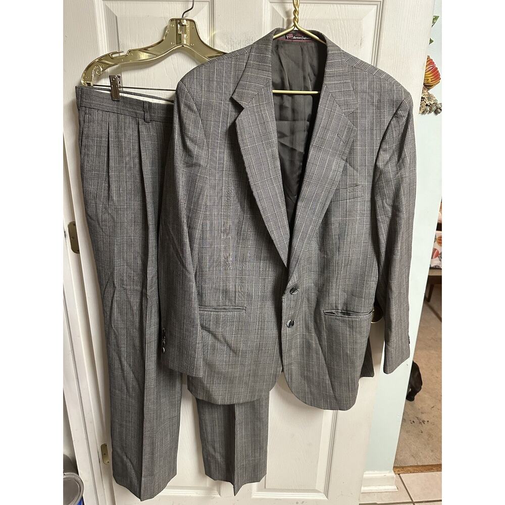 VNT 70s Stanley Blacker 2 Piece Gray Wool Suit 43R Pants 34x29 Striped Pleated